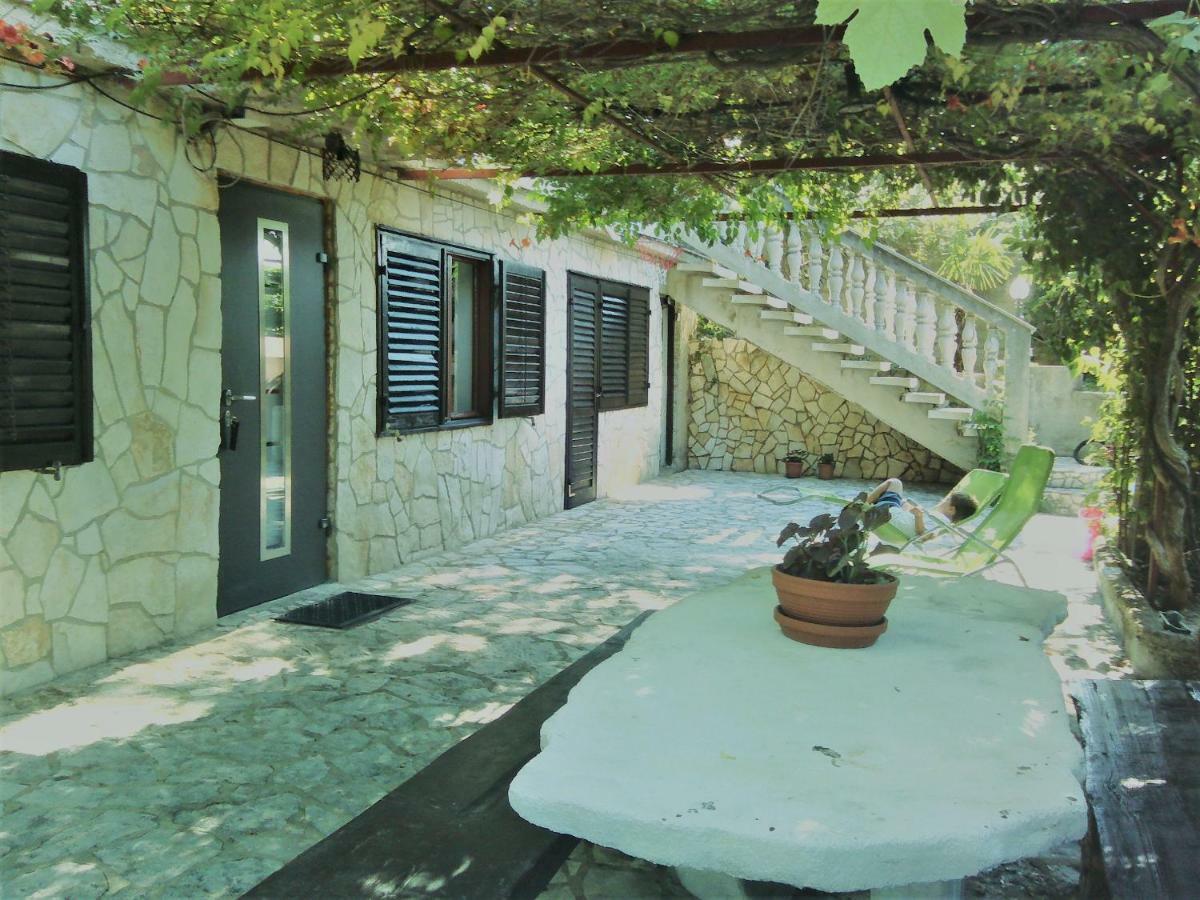 Mirjam Apartment Novi Vinodolski Bagian luar foto