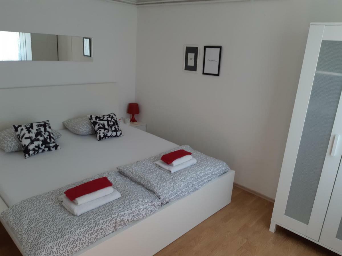 Mirjam Apartment Novi Vinodolski Bagian luar foto